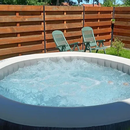 -le Cocon Auvergnat- Clim, Spa, Jardin Privatif, Recharge Vae